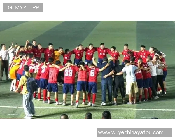 街头足球盛宴足球明星与球迷共舞激情时刻 街头足球盛宴足球明星与球迷共舞激情时刻