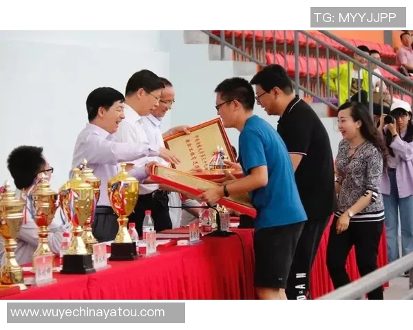 足球明星与生长激素的关系探讨对运动表现的影响与道德争议 足球明星与生长激素的关系探讨对运动表现的影响与道德争议