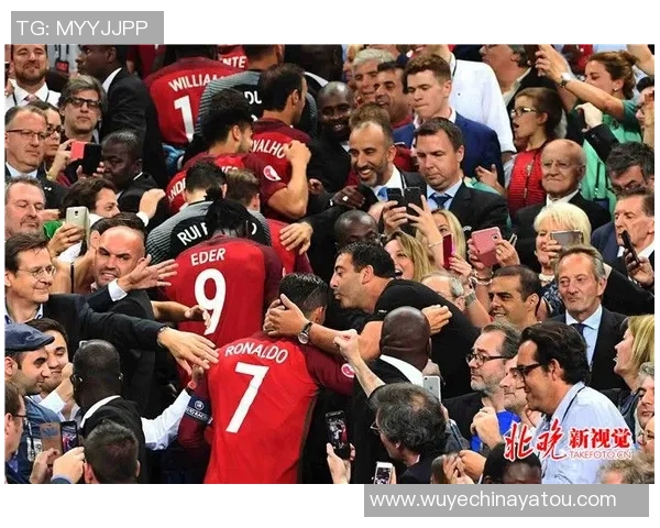 足球明星局部照片全景展示揭示他们独特魅力与风采的视觉盛宴 足球明星局部照片全景展示揭示他们独特魅力与风采的视觉盛宴